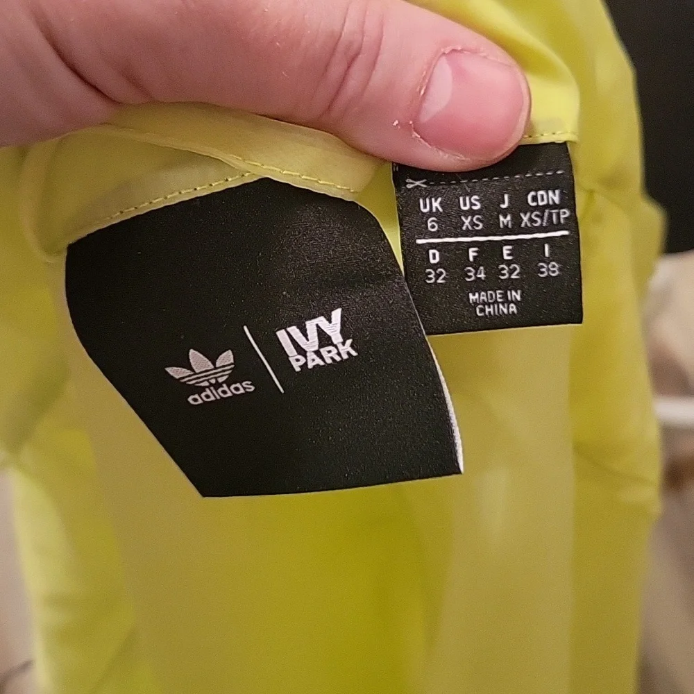 IVY PARK x Adidas SOLD OUT Neon Yellow Nylon Organza Jacket - Picture 14 of 14